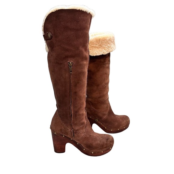 UGG Brown Suede Ankle Boots with Cream Fur Lining - Picture 2 of 13